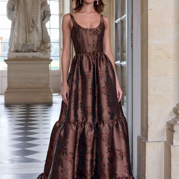 V. Chapman The Avery Dress in Cocoa Baroque Floral - Picture 1 of 5